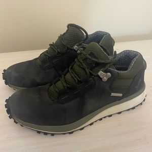 Women’s waterproof Hiking boot (low profile)